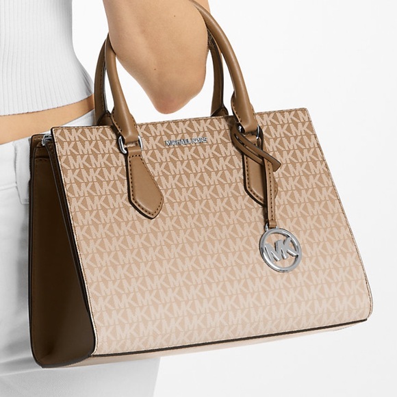 Michael Kors Sheila Medium Ombré Signature Logo Satchel
Husk
NWT - Picture 4 of 16